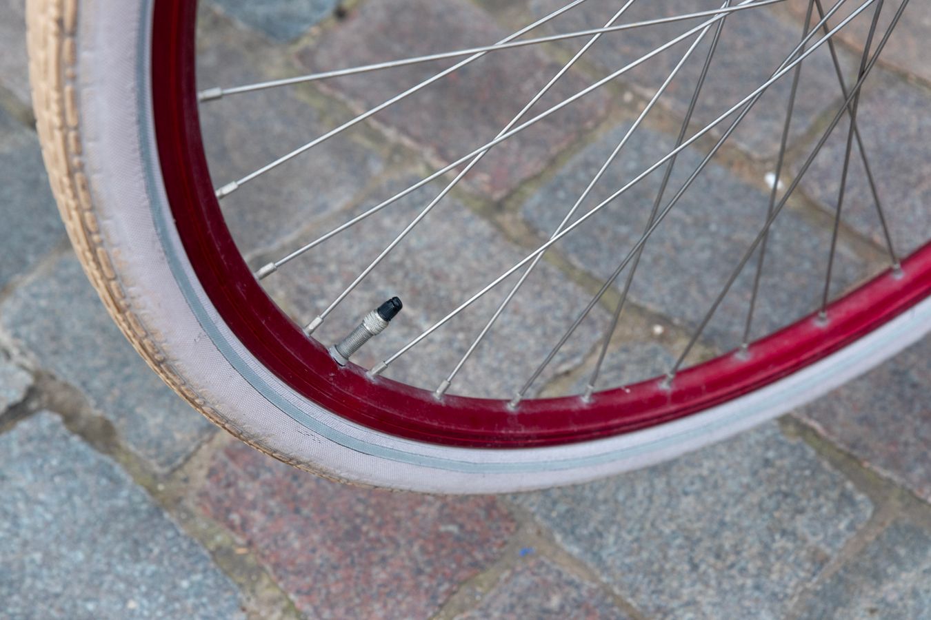 Bezdušový plášť 10×2,5 tubeless